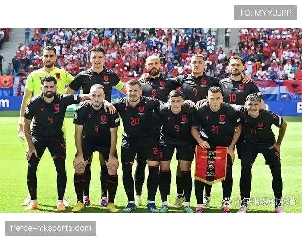 皮克展现强大稳定性，成为球队坚实后防保障