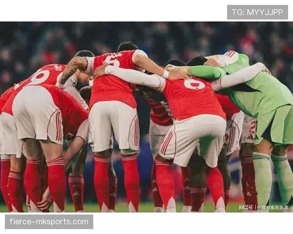 曼联争四形势趋紧，与顶级球队差距仍存